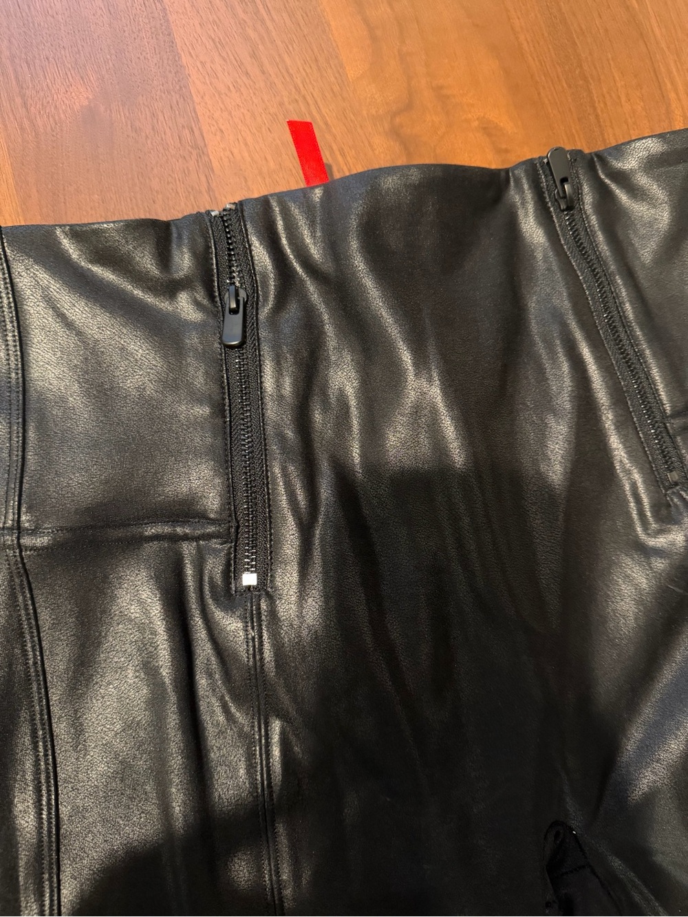 Spanx Black Faux Leather Women’s Pants - Picture 3 of 3